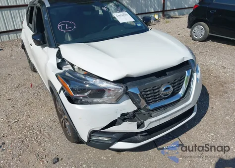 2018 Nissan Kicks Sr z USA, uszkodzony, nr VIN 3N1CP5CUXJL528351